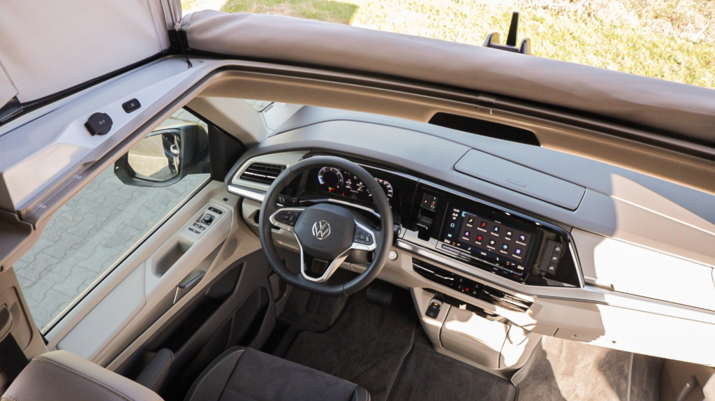 Volkswagen California T7 wnętrze